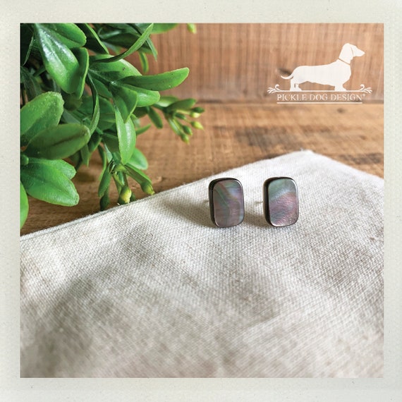 Silver Shell. Post Earrings