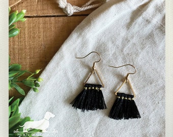 ¡DESCUENTO! Pendientes de borlas negras imperfectas: Triángulo colgante, flecos bohemios