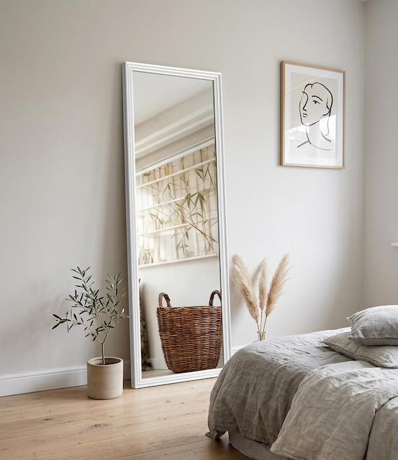 Ganzkörperspiegel mit weißem Rahmen, 160 cm | Großer Standspiegel | Anlehnspiegel für Schlafzimmer und Ankleidezimmer | Minimalistischer Wandspiegel