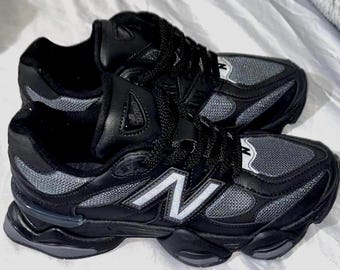 New Balance Women’s Black Gray Athletic Sneakers Lace Up Lightweight Low Top