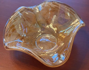 Bernsteinfarbene Kunstglas-Schale | Gerüschte Tischdekoration im Murano-Stil | Handgeblasene Bonboniere im Mid-Century-Modern-Stil, Retro-Wohndekoration