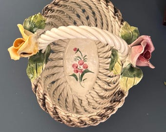Panier de fleurs italien en porcelaine de Capodimonte