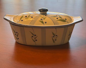 Conjunto de 3 peças Cook Street em porcelana vintage para manteiga, com estampa floral de mirtilo, ideal para decoração de cozinha estilo casa de campo francesa.