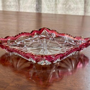 Indiana Glass Diamond Point Pattern (artikelnummer 0448) 15 cm delad relish-skål i 3 delar