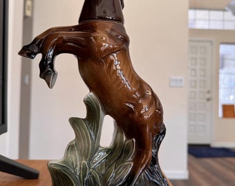 Vintage Jim Beam Trophy 110 Monate alte Whiskykaraffe mit braunem Hengstaufzuchtpferd