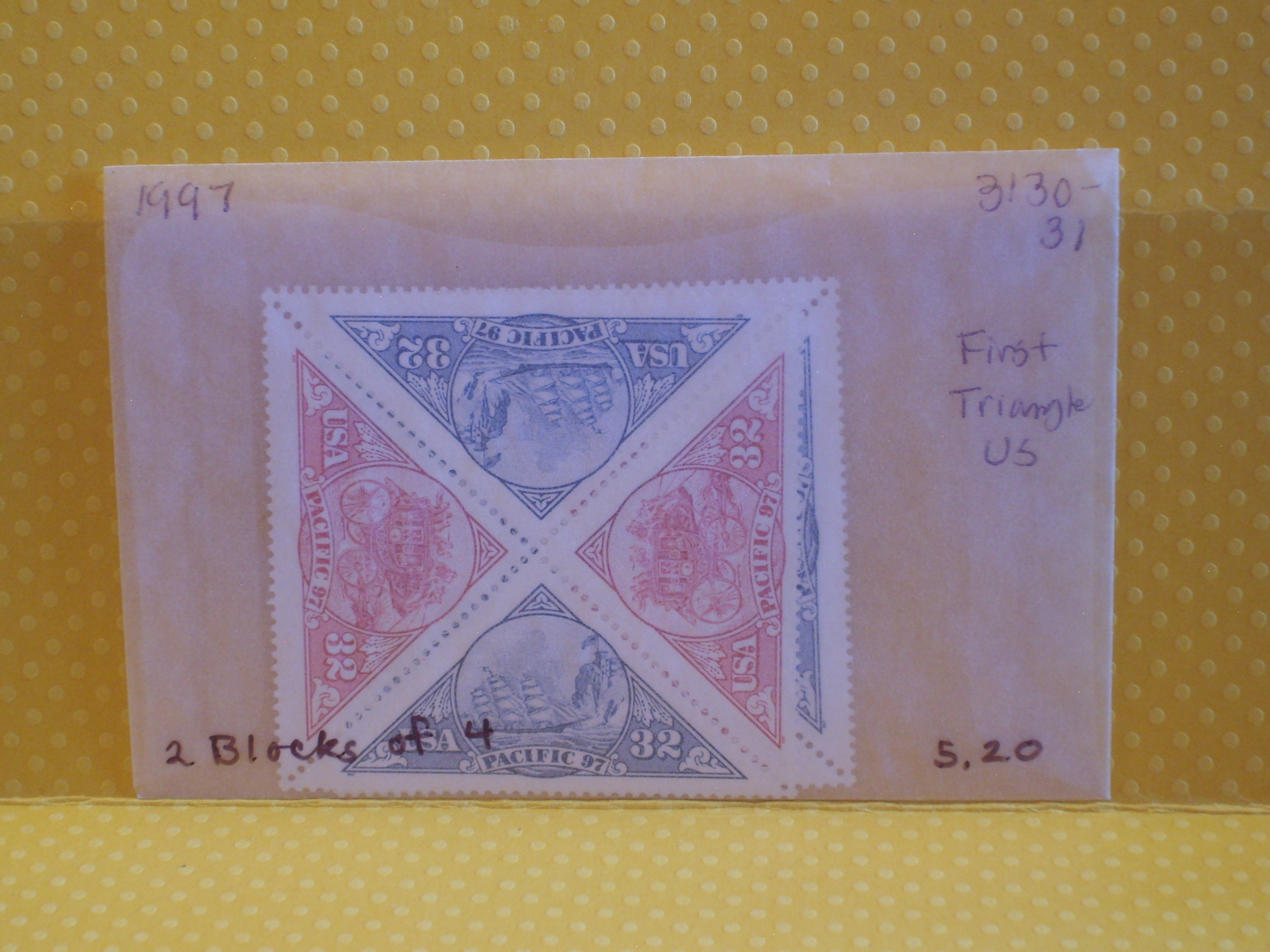 ユニークなヴィンテージ トライアングル郵便切手 4 枚セット