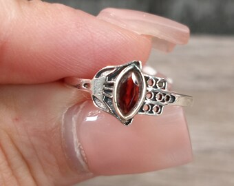 Garnet Ring Sterling Silver 925 Boho Hamsa Hand