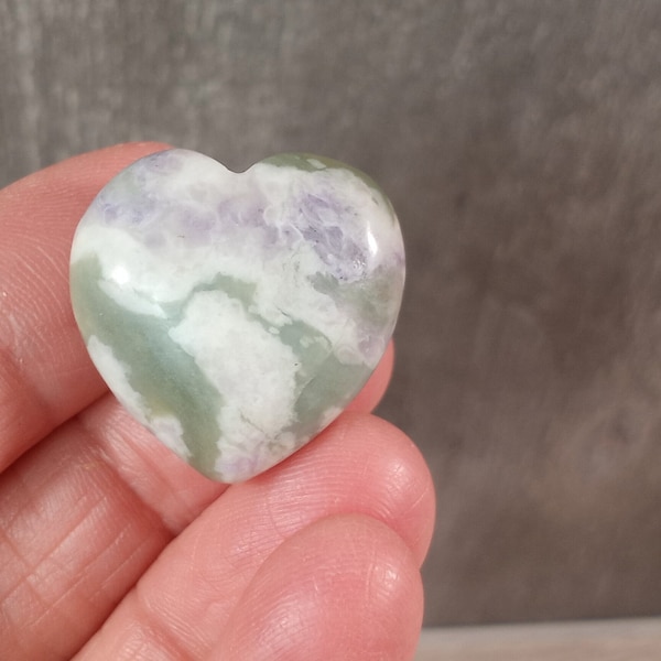 Peace Jade Stone Flat 25 mm Heart K342