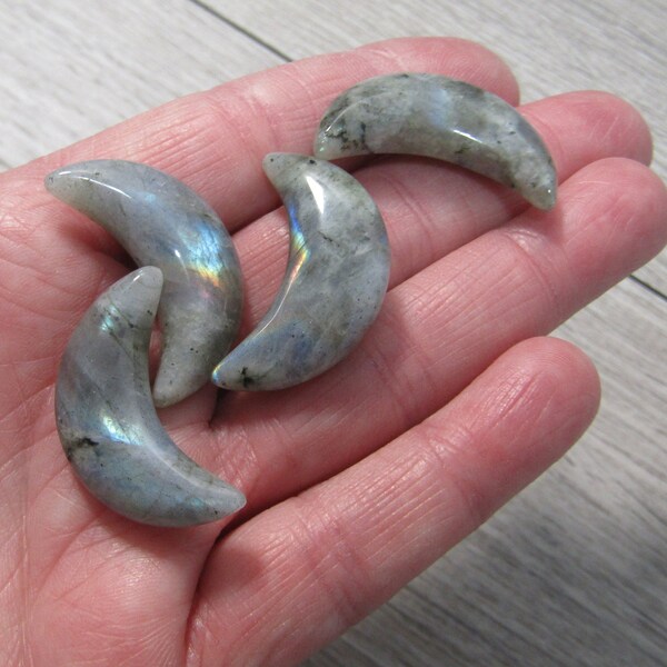 Labradorite Gemstone 30 mm Moon 157