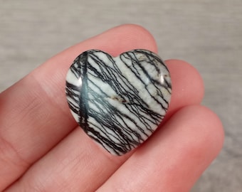 Spider Web Jasper Puffy 25 mm Heart C29