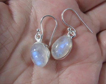 Moonstone Sterling Silver Oval Earrings P71