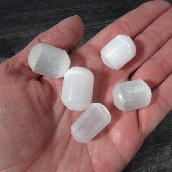 Selenite 0.5 inch Tumbled Stone SL12