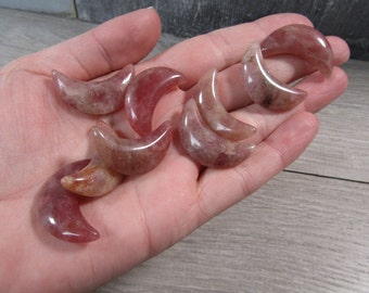 Strawberry Quartz Gemstone 30 mm Moon F444