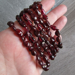 Garnet Stretchy String Oval Bracelet G48 image 1