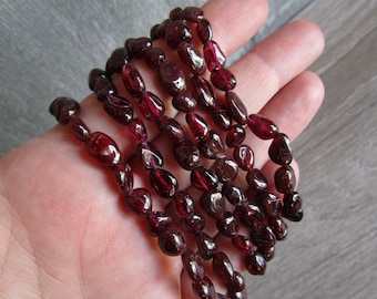 Garnet Stretchy String Oval Bracelet G48