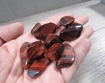 Red Tiger Eye 0.75 inch + Tumbled Stone T484