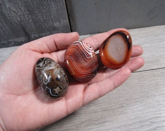 Persian Agate Banded Palm Stone M115