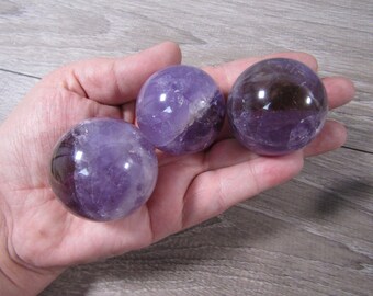 Amethyst Sphere 1.5 inch + S44