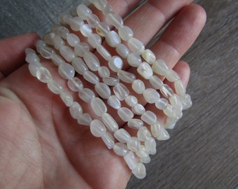 Moonstone Stretchy String Oval Bracelet G167