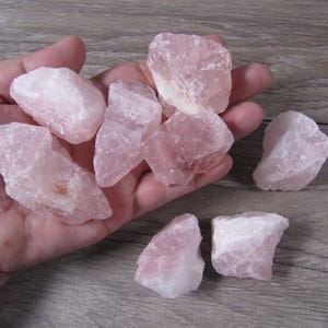 Pezzo di quarzo rosa // 2-3 once ciascuno