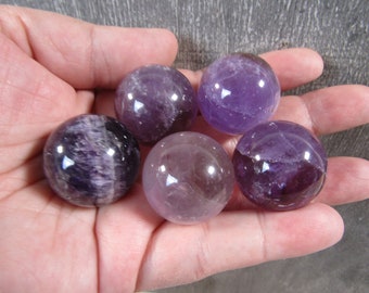 Amethyst Sphere 1  inch + S90