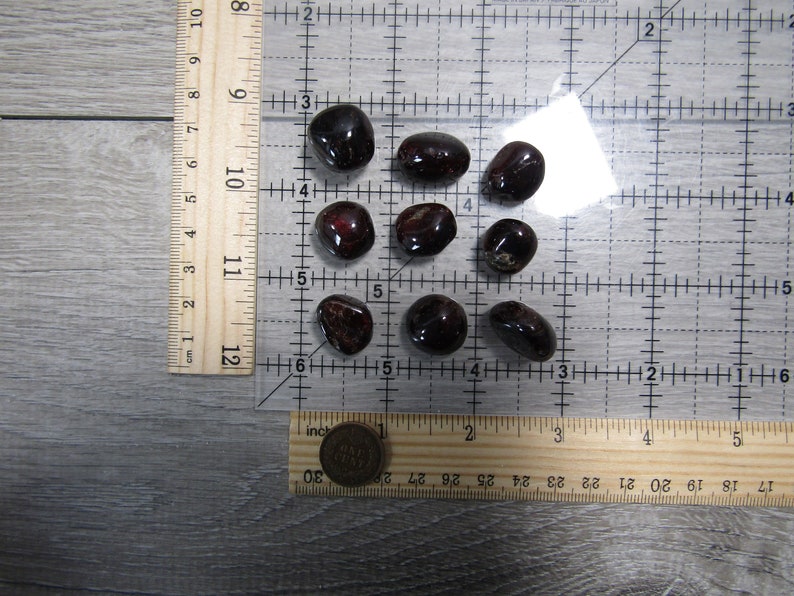 Garnet 0.25 inch  Tumbled Stone T22 image 10