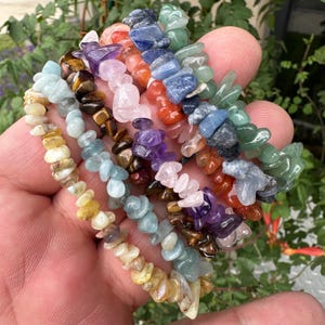 Gemstone Chip Stretchy String Bracelets 6 1/2" to 7" Round