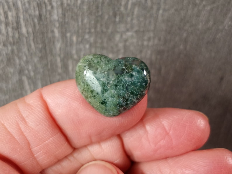 Moss Agate Stone 17 mm Heart with Flat Back K258 immagine 2