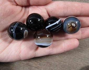 Black Banded Agate 20 mm Sphere
