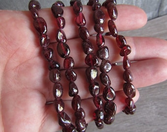 Garnet Stretchy String Oval Bracelet G48