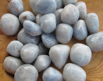 Blue Calcite Tumbled Stone 0.5 inch + Crystal