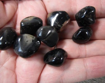 Black Onyx 0.5 inch + Tumbled Stone T210