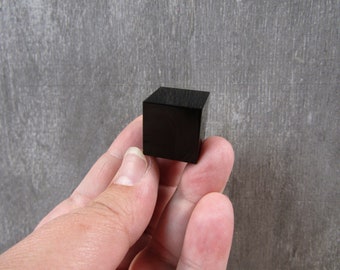 Obsidian Crystal Cube 20 mm J201