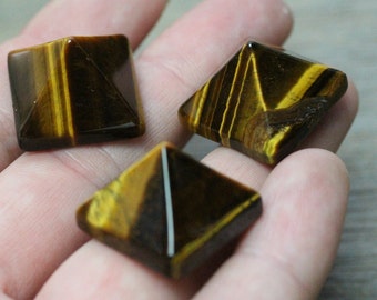 Tiger's Eye Small Pyramid M87