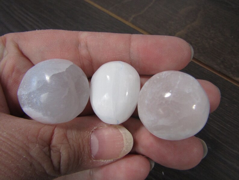 Selenite Medium 25 mm approx Tumbled Stone SL9 image 7