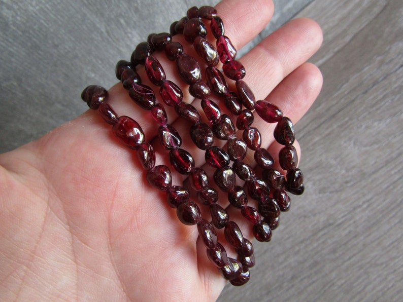 Garnet Stretchy String Oval Bracelet G48 image 1