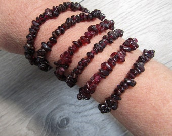 Garnet Bracelet Stretchy String with Crystal Chips 074