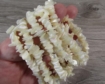 Mother of Pearl Stretchy String Bracelet G 260