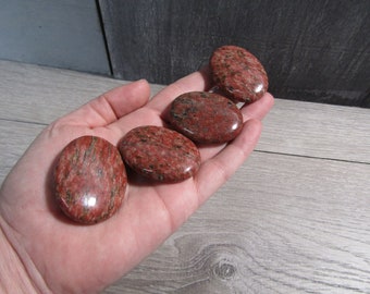 Red Sesame Jasper Oval Palm Stone E78