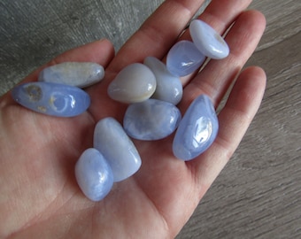 Chalcedony 1/2 inch + Tumbled Stone T160