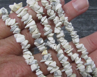 Howlite Bracelet Stretchy String with Chip Crystals