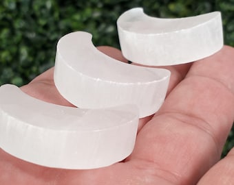 Selenite Crescent Moon 1.5 inch Shaped Stone