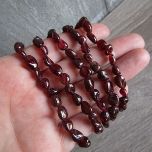 Garnet Stretchy String Oval Bracelet G48 image 3