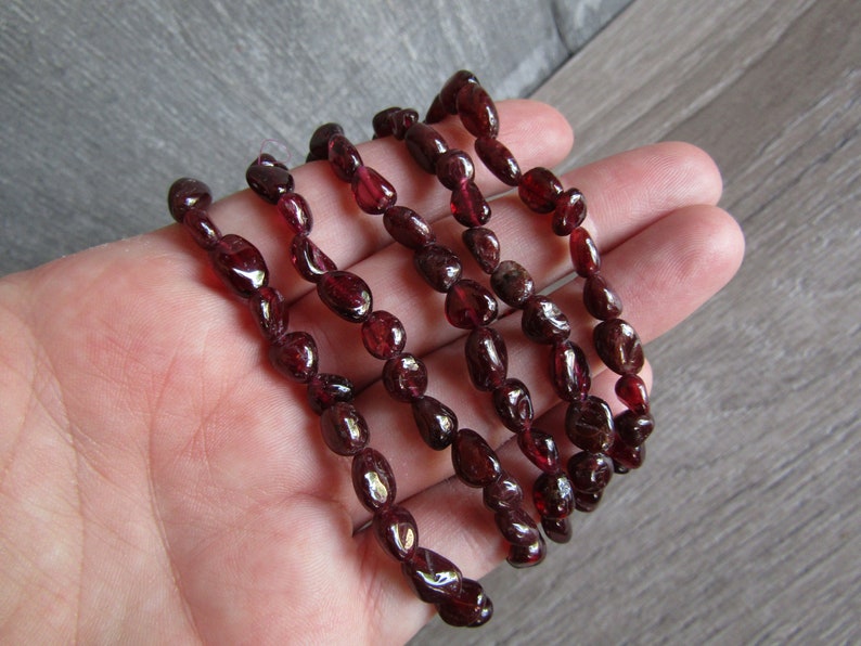 Garnet Stretchy String Oval Bracelet G48 image 3