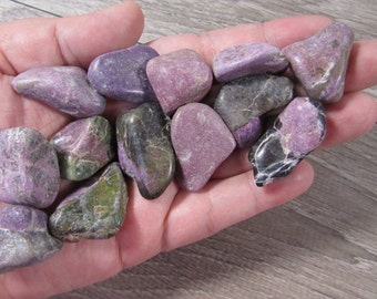 Stitchtite Tumbled Stone 1 inch + Crystal
