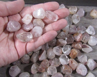 Lithium Quartz Tumbled 0.75 inch + Stone T416