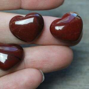 Red Jasper 17 mm Heart Stone with Flat Back K263 image 4
