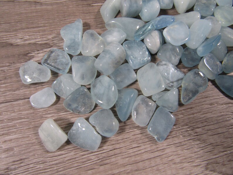 Aquamarine 0.25 inch Tumbled Stone T21 image 7