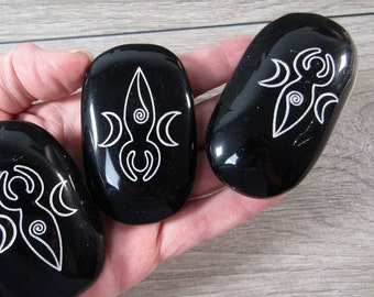 Obsidian Goddess Etched 2.5 inch + Palm Stone E93
