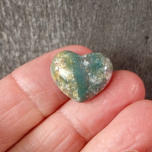 Moss Agate Stone 17 mm Heart with Flat Back K258 immagine 6